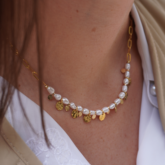 Collier de perles ivoire